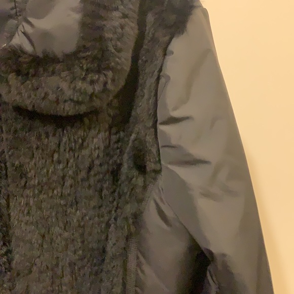 Black jacket with fur trim - Picture 2 of 6